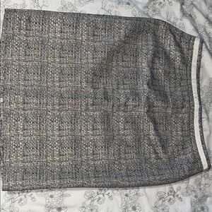 Boden Elegant Tweed Pencil Skirt in Gray